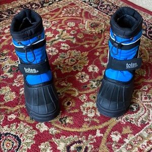 Unisex Snow Boots Size 10 (kids/toddler size 10)